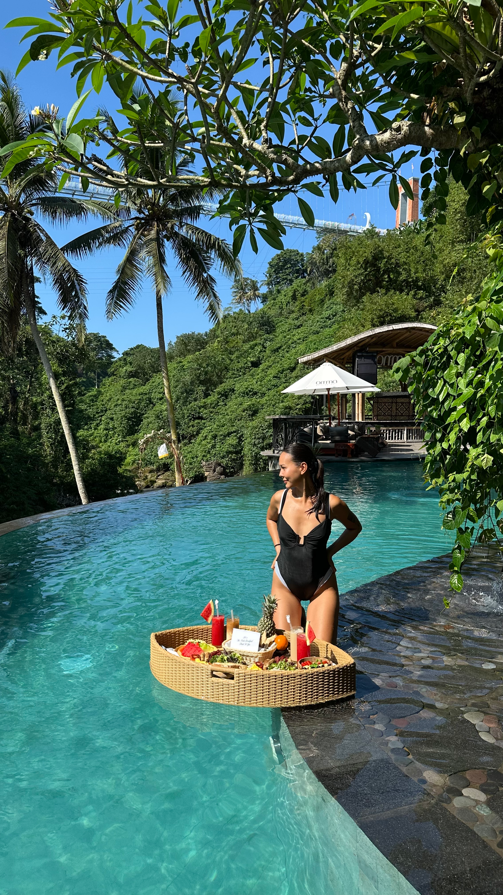 Coucher de soleil sur la plage balinaise